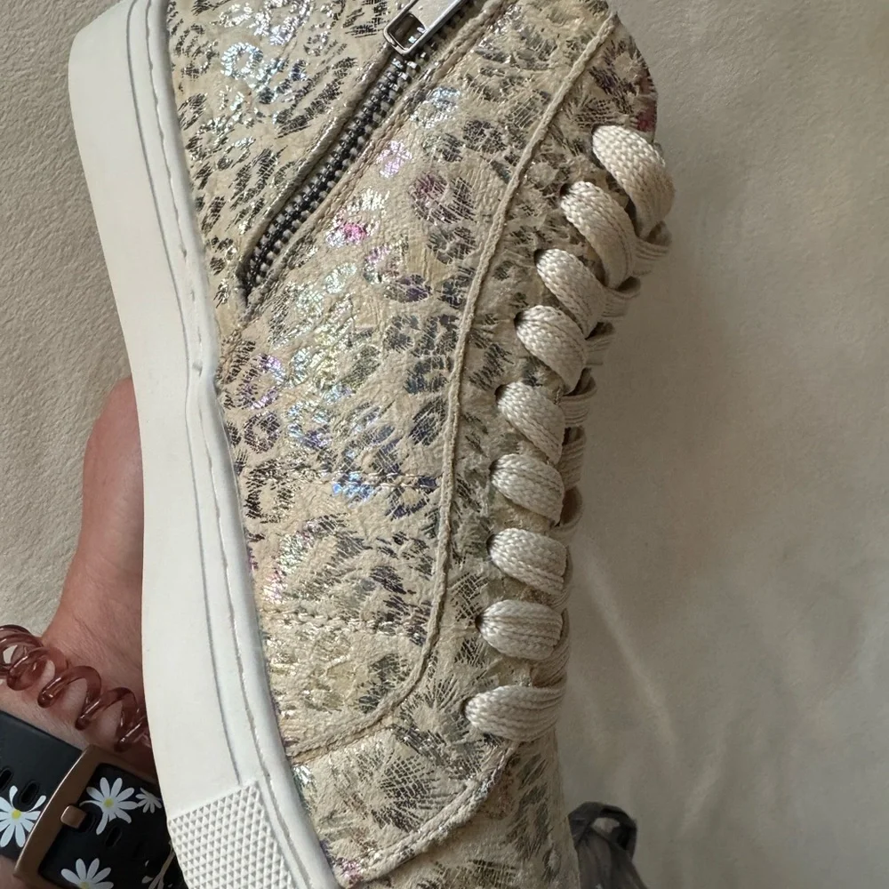 Hey Girl by‎ Corkys Iridescent Animal Print High Top Size 6